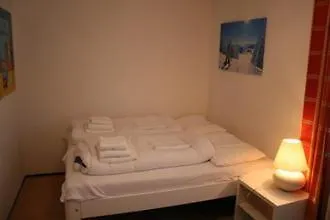 מלון Haus Tirol 2*