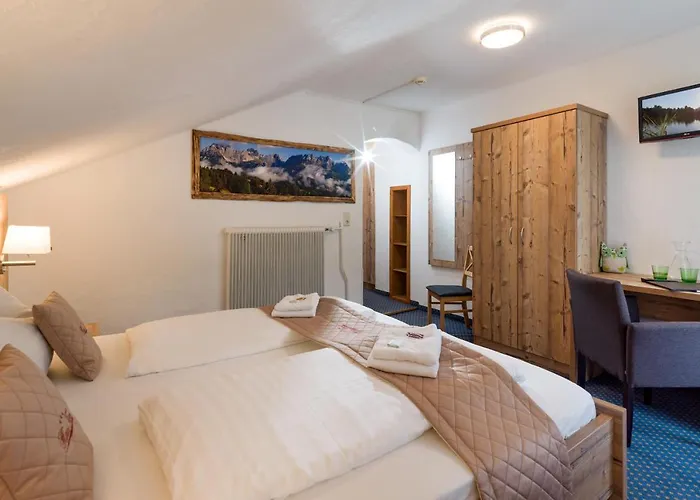 Hotel Haus Tirol