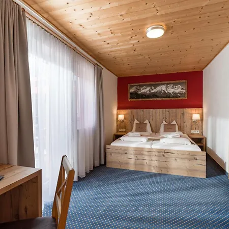 호텔 Haus Tirol
