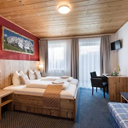 Haus Tirol 호텔 브릭센임탈