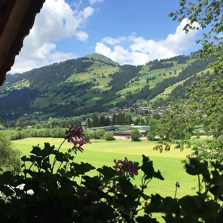 Haus Tirol 호텔 2*