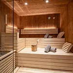 Hotel Haus Tirol 2*