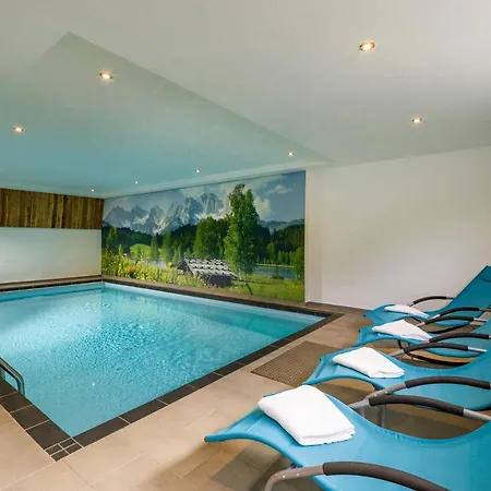 Hotel Haus Tirol 2*